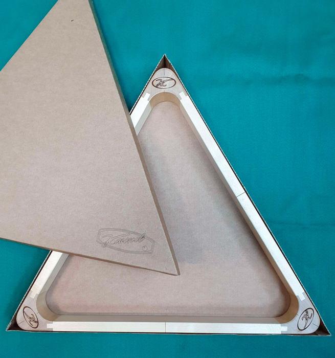 Треугольник для пирамиды «Каюков» резной (ясень, шар 68 мм) в подарочной коробке.